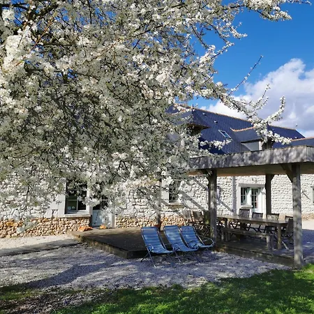 Grand Gite, Campagne, Piscine Et - Saumur